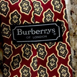 Extremely nice vintage Burberry tie.